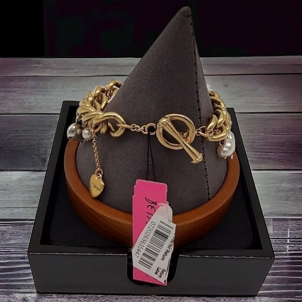NEW Betsey Johnson Retro Glam Bunny Rabbit Skis Snowflake Gold Tone Bracelet - Picture 8 of 14